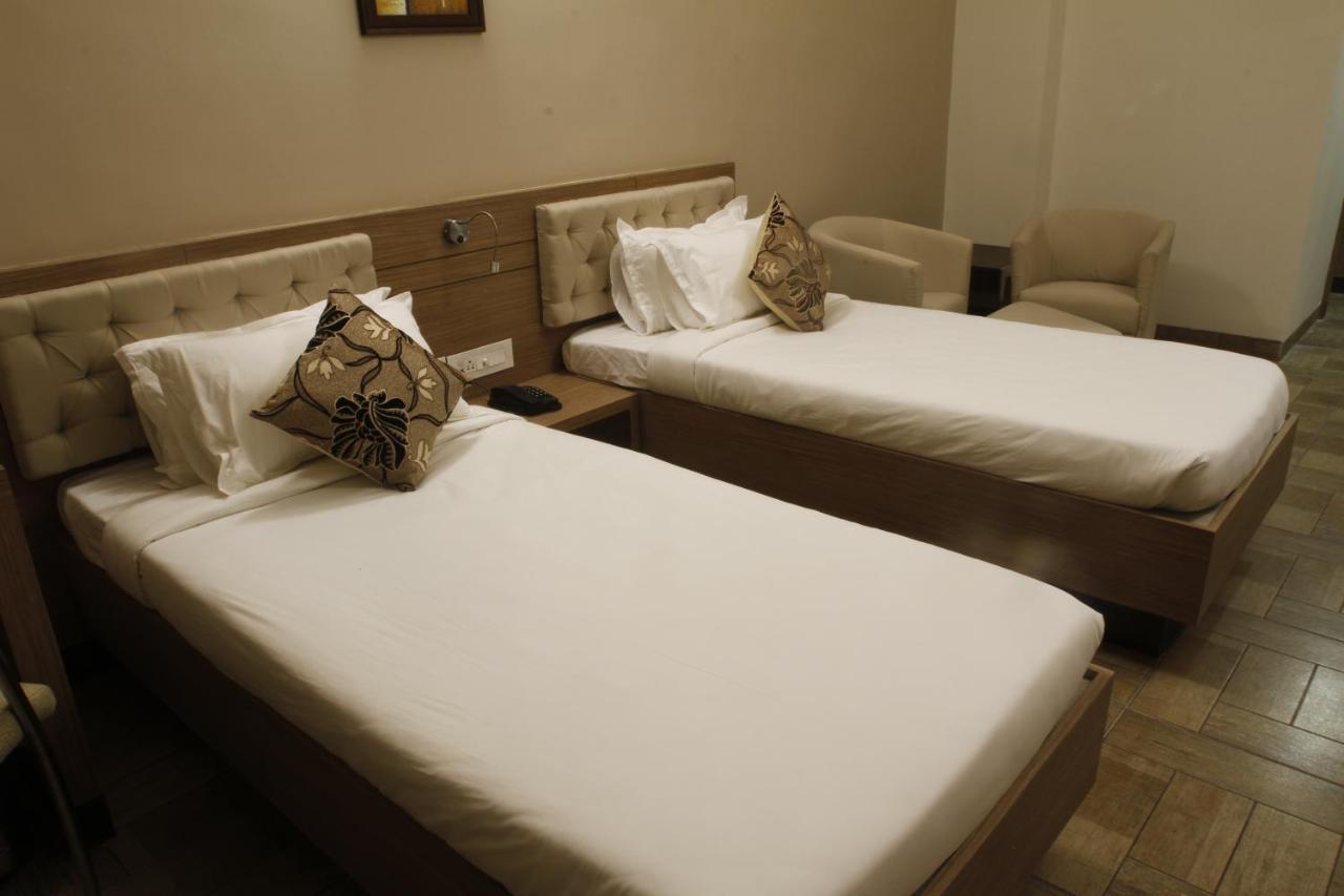 Hotel Genista Inn Ранчи Екстериор снимка