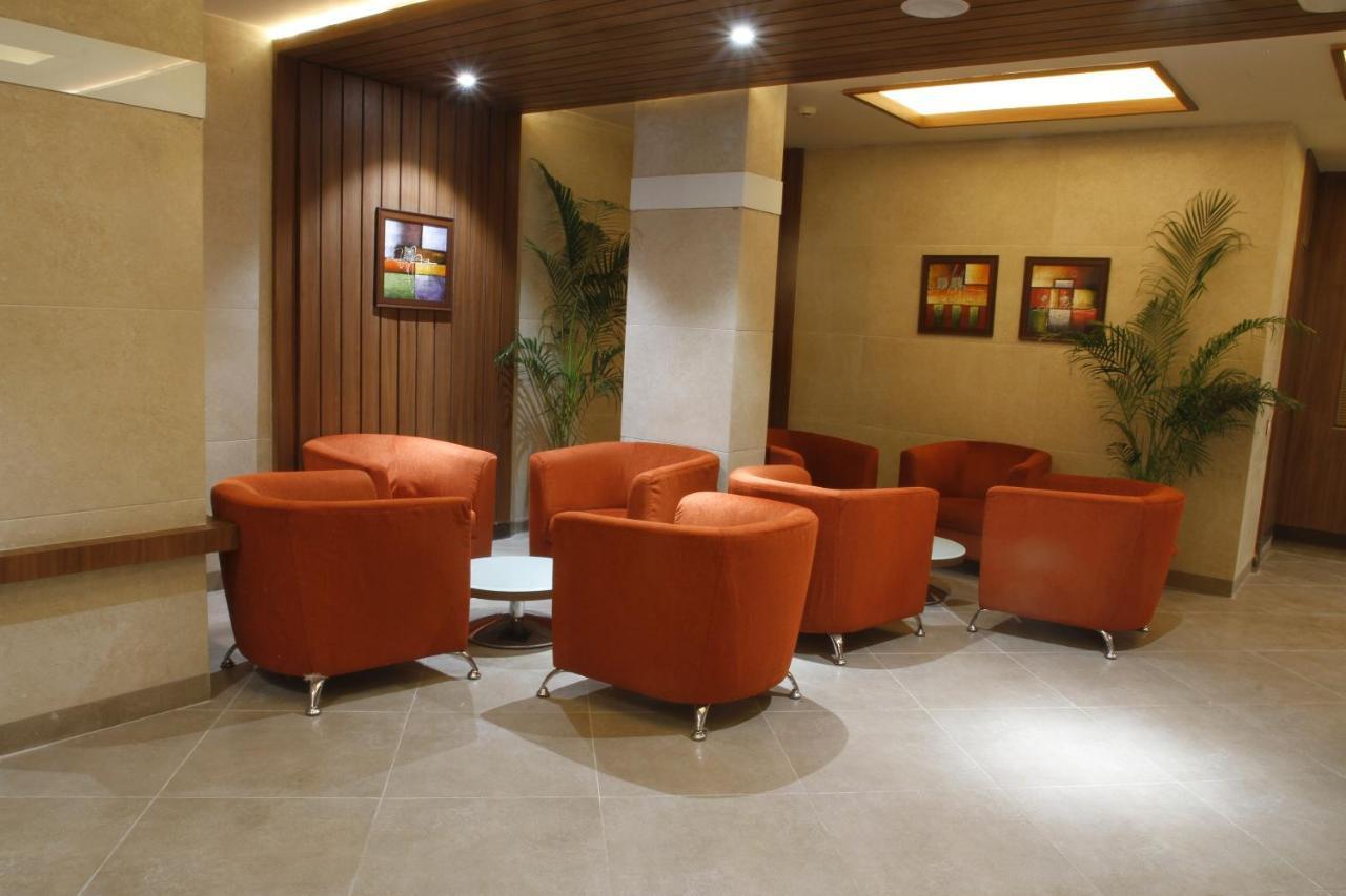 Hotel Genista Inn Ранчи Екстериор снимка
