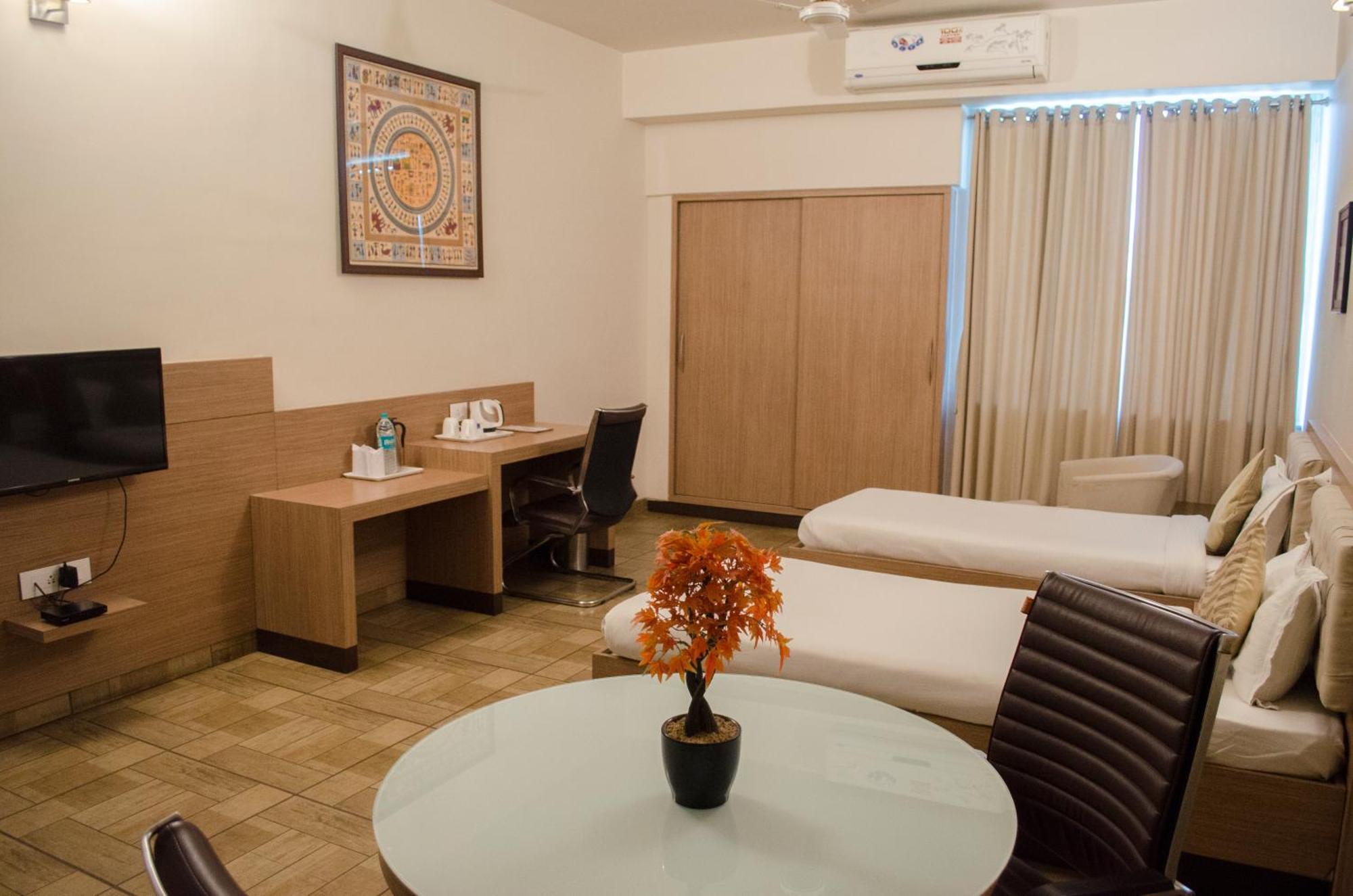 Hotel Genista Inn Ранчи Екстериор снимка