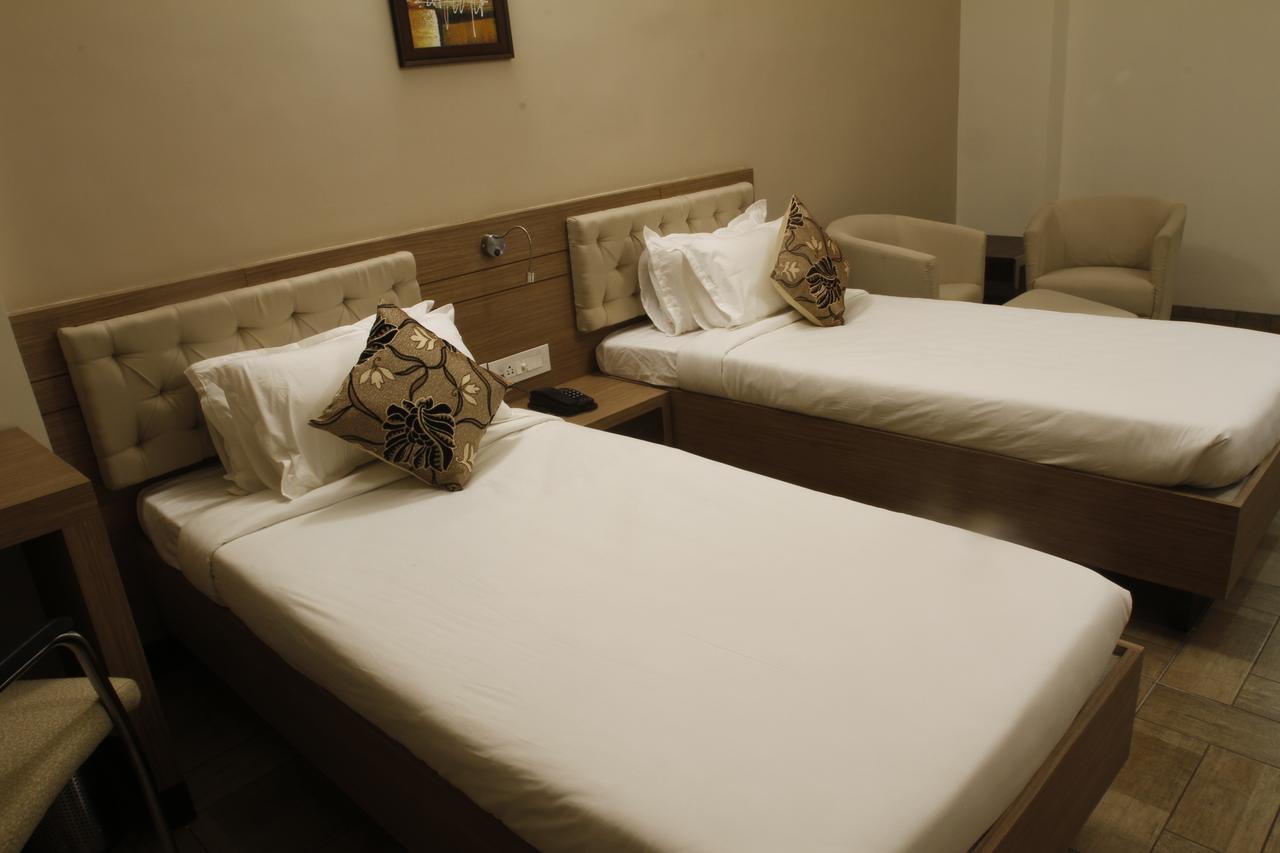 Hotel Genista Inn Ранчи Екстериор снимка