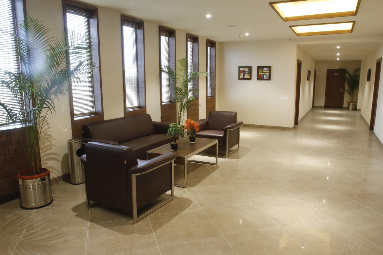 Hotel Genista Inn Ранчи Екстериор снимка