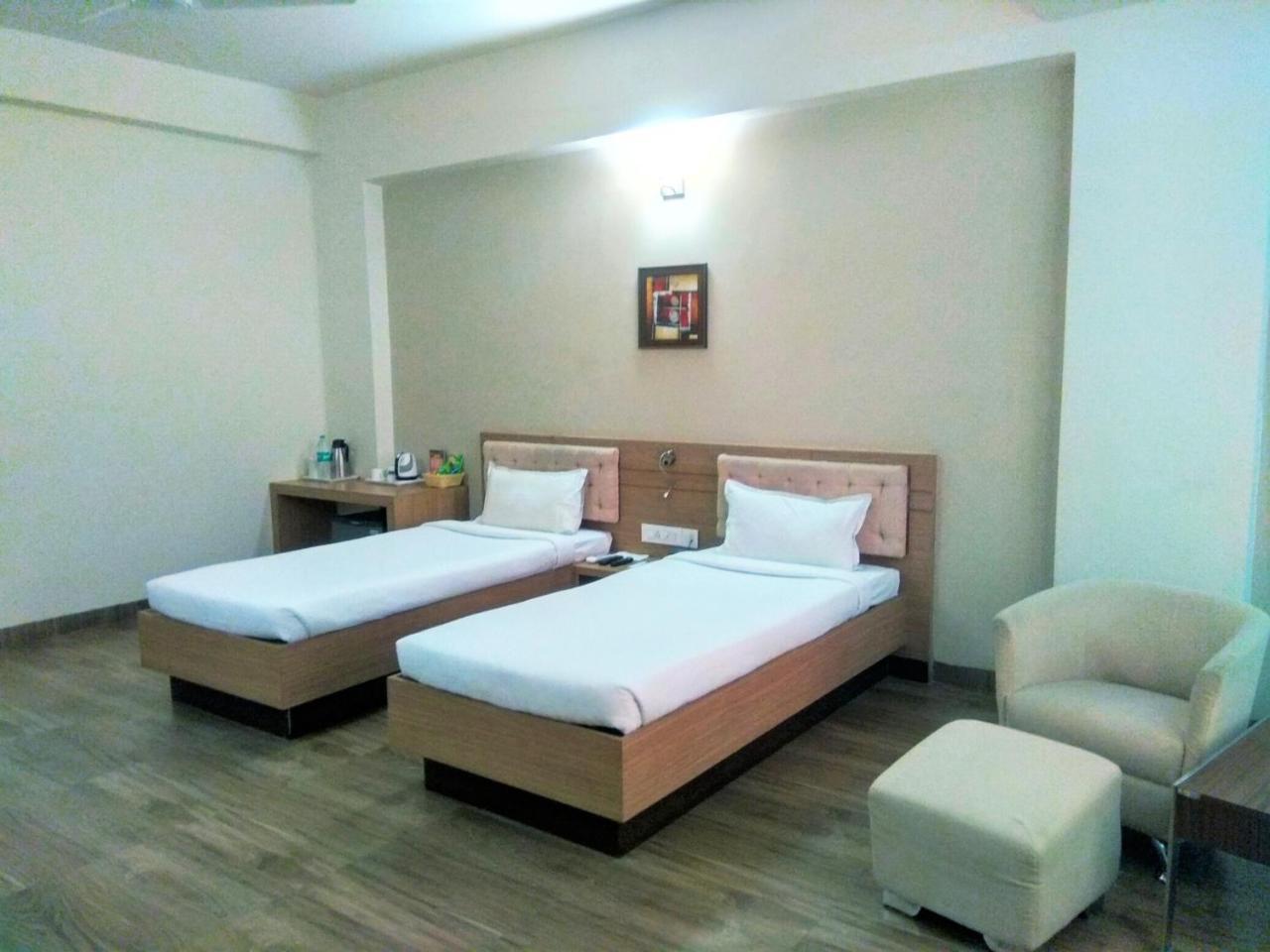 Hotel Genista Inn Ранчи Екстериор снимка