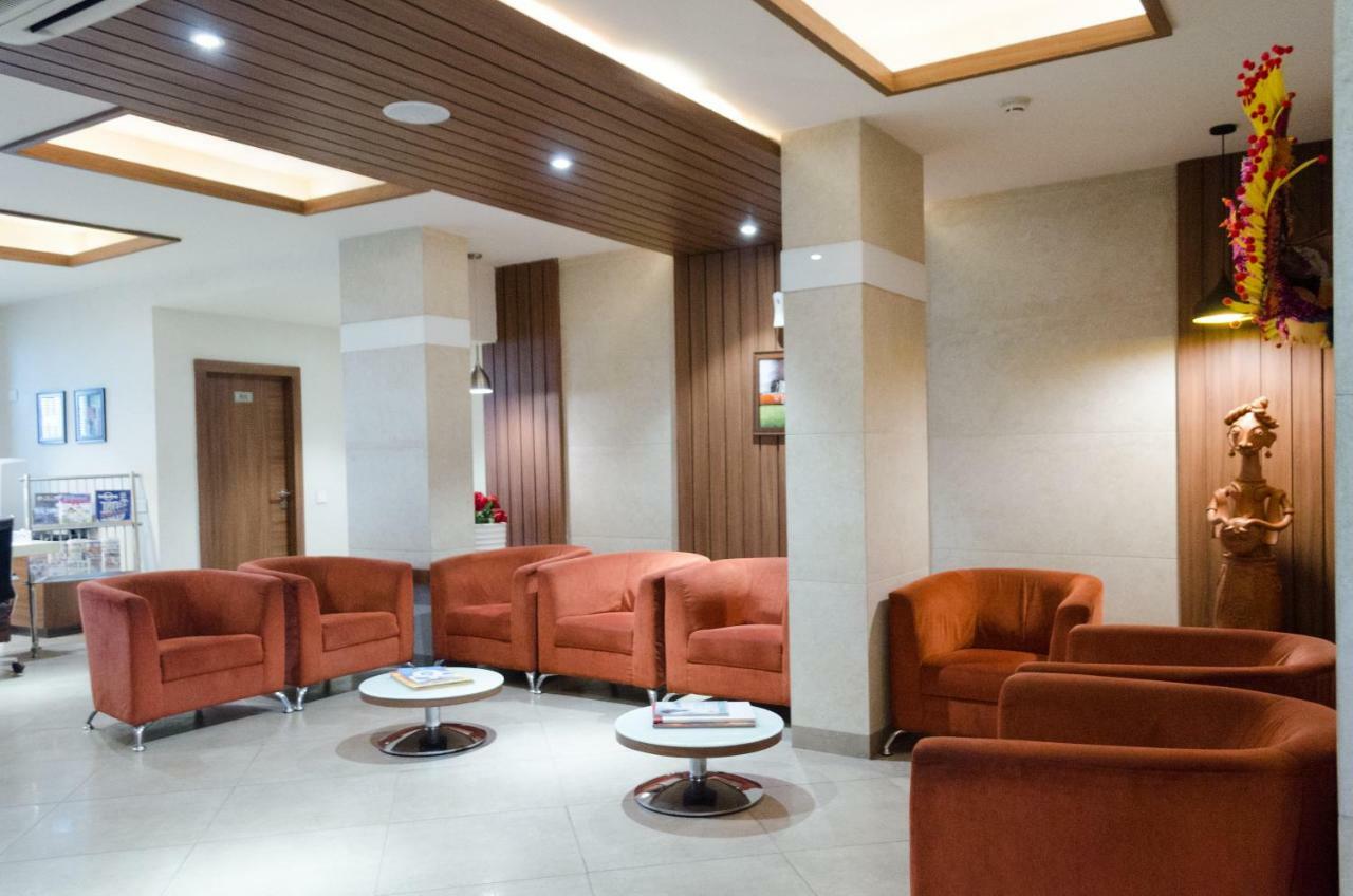 Hotel Genista Inn Ранчи Екстериор снимка