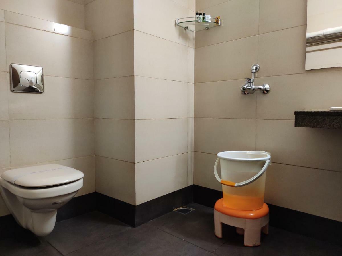 Hotel Genista Inn Ранчи Екстериор снимка