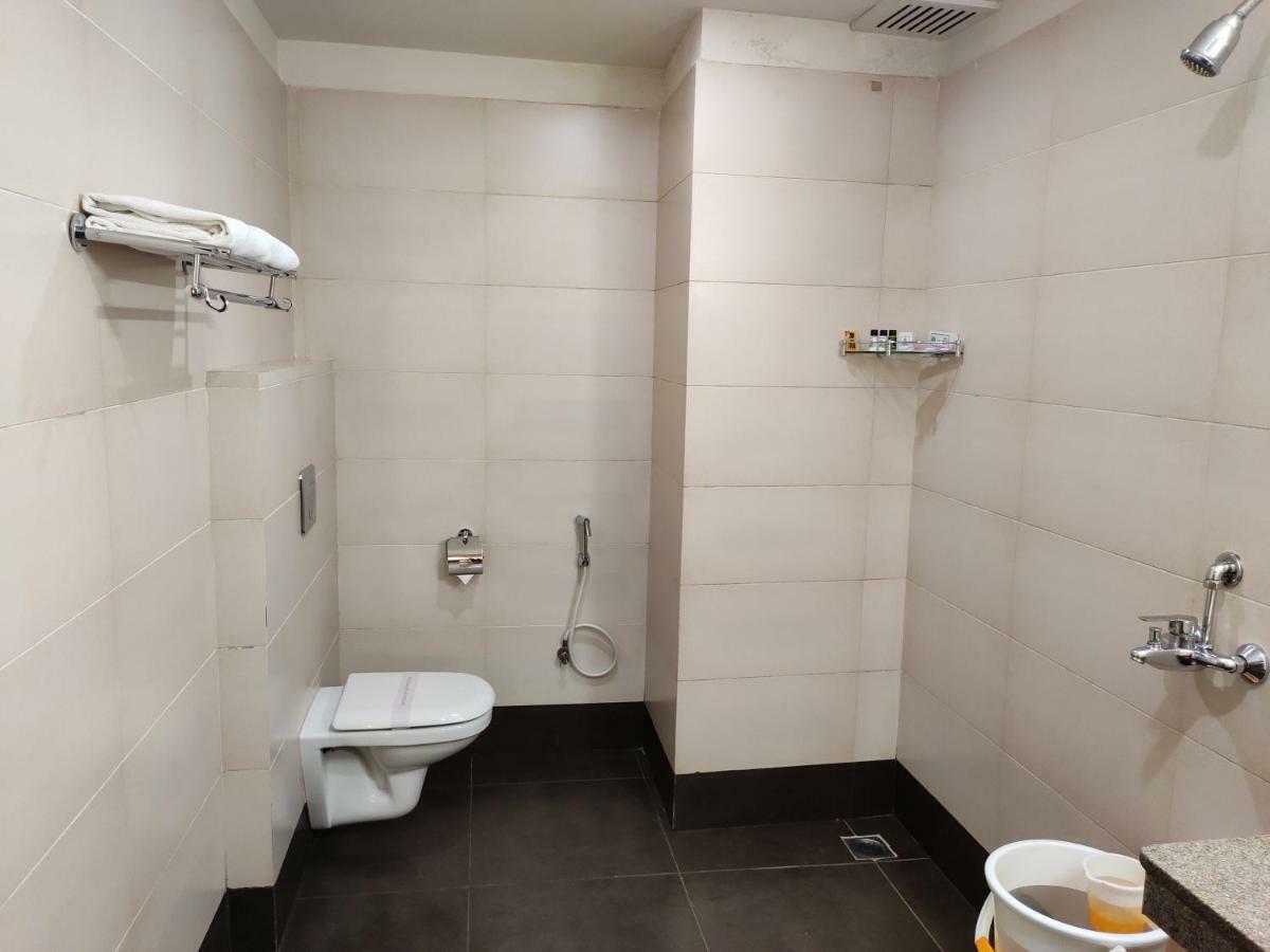 Hotel Genista Inn Ранчи Екстериор снимка